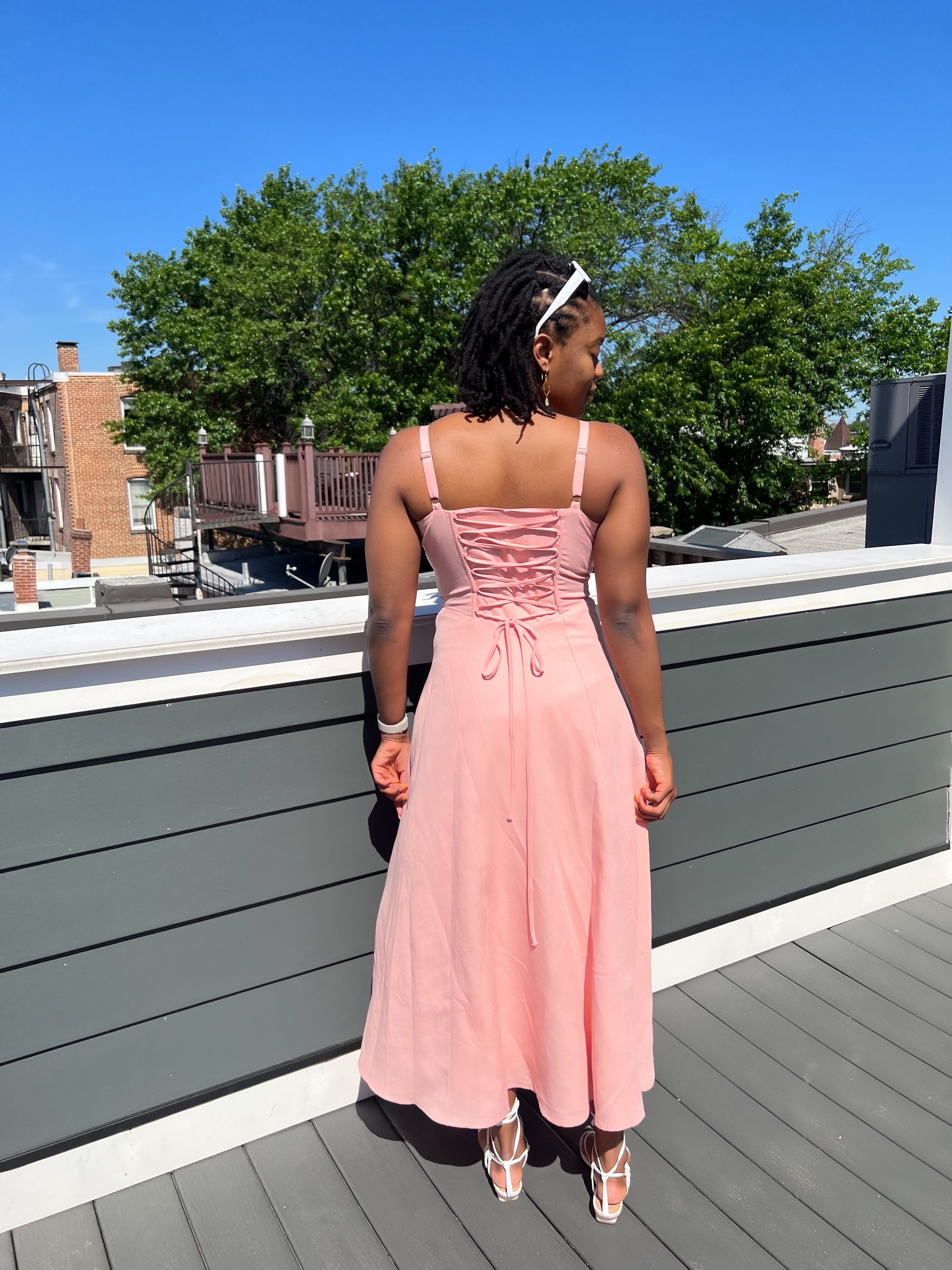 dress fits everywhere but bust Part 1: When the Dress Fits Everywhere...Except for Your Full Bust It's so frustrating to try on a dress, only to have the side zipper abruptly stop when it reaches the